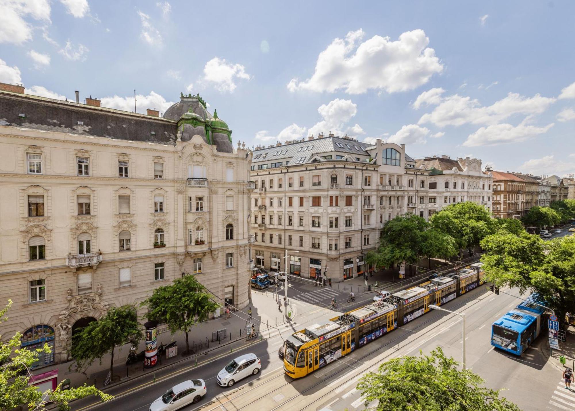 Discover Your Budapest Retreat-Walk To Parliament Exterior foto