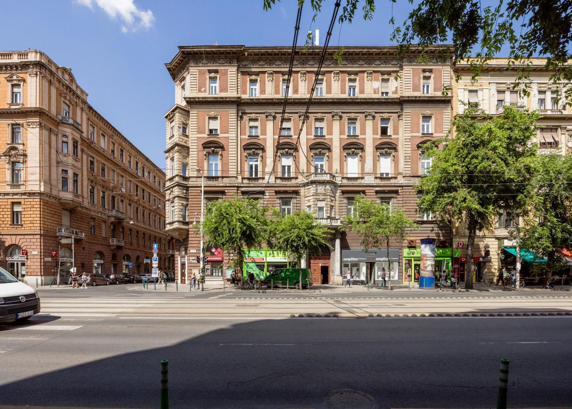 Discover Your Budapest Retreat-Walk To Parliament Exterior foto