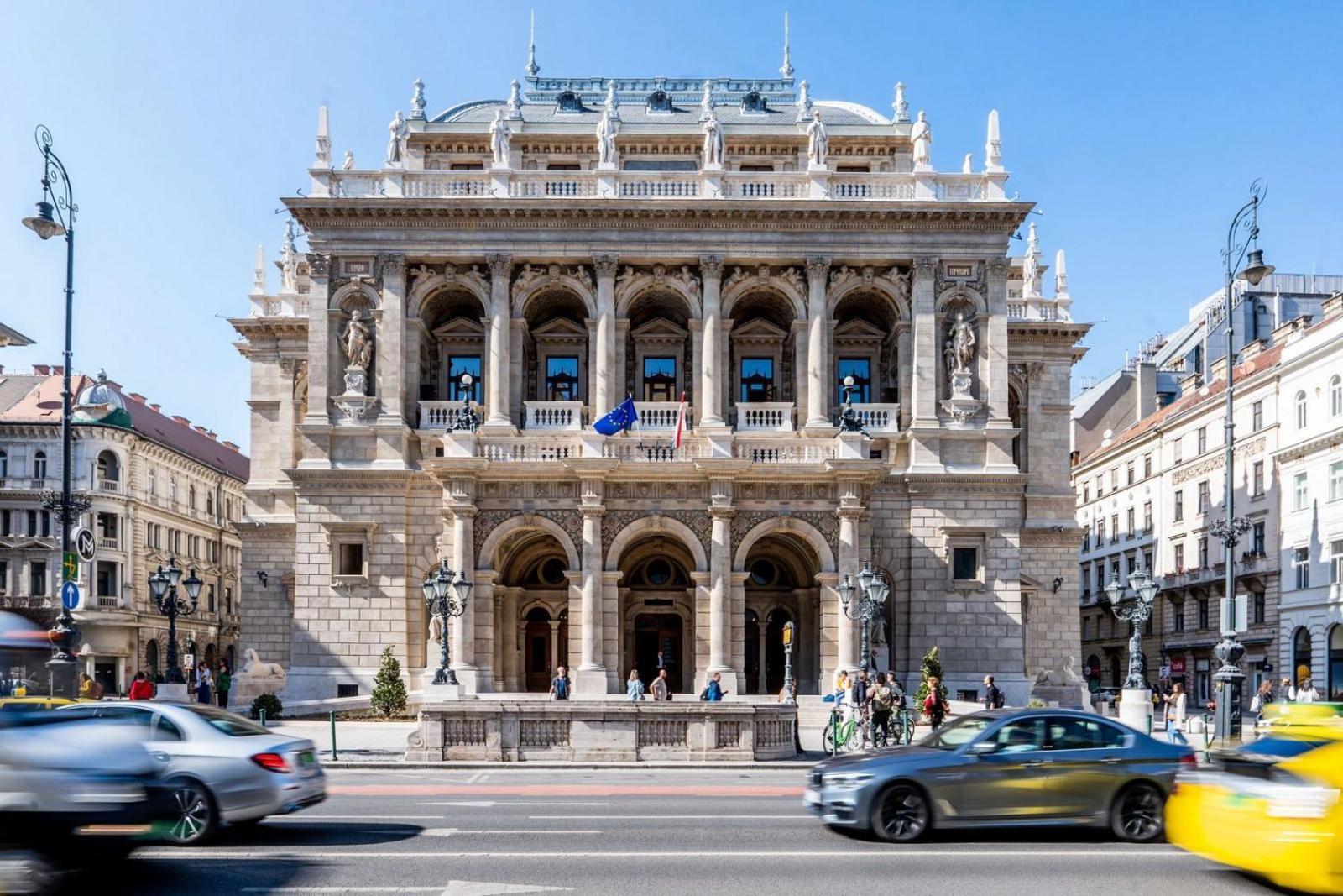 Discover Your Budapest Retreat-Walk To Parliament Exterior foto